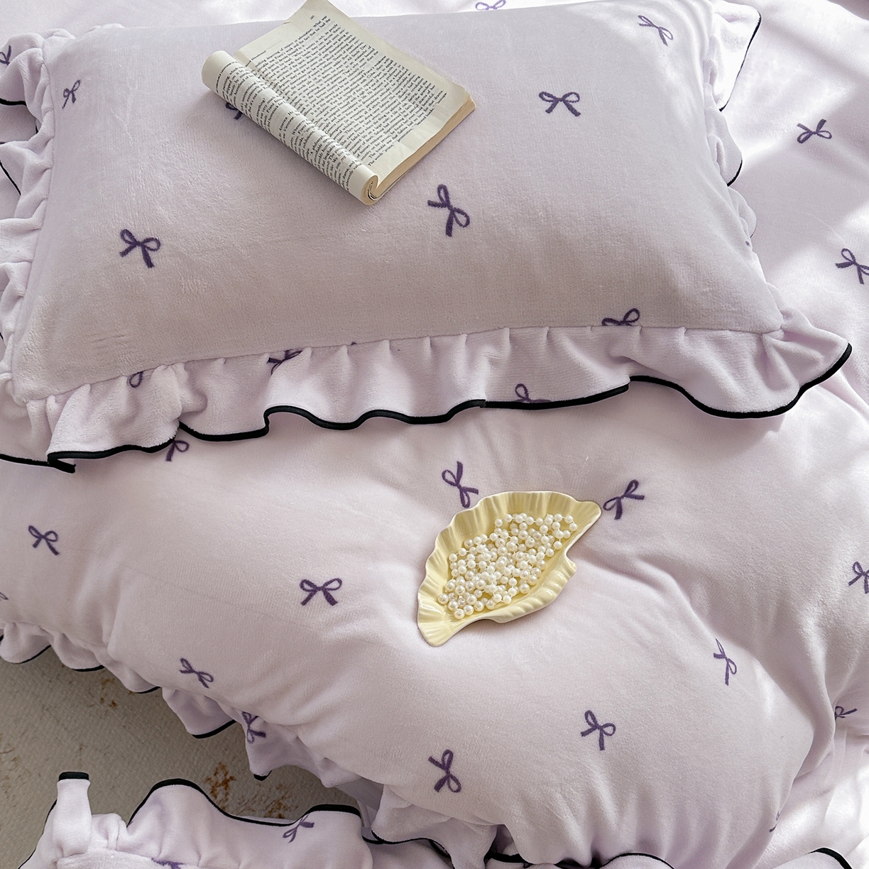 91家纺网 家纺一手货源 找家纺 优悦生活馆 2025新款花边款牛奶绒四件套-芙然 芙然-紫