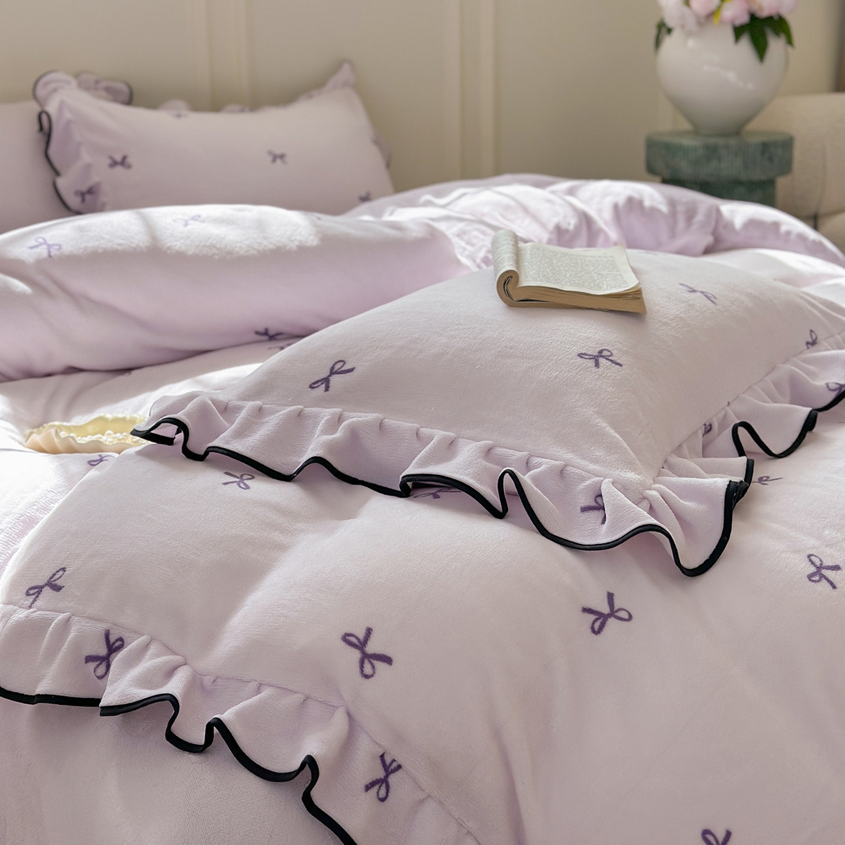 91家纺网 家纺一手货源 找家纺 优悦生活馆 2025新款花边款牛奶绒四件套-芙然 芙然-紫