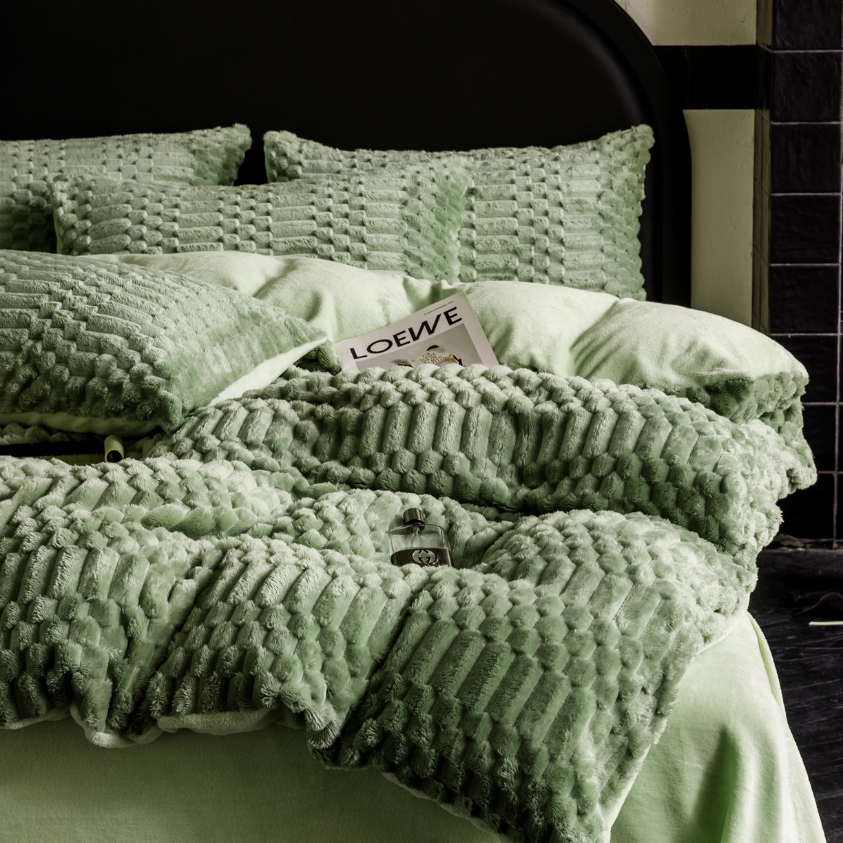 91家纺网 家纺一手货源 找家纺 潮邦创意家居 2025新款冬季提花奶芙绒牛奶绒四件套-暖绒奶芙系列 暖绒奶芙-艾草绿