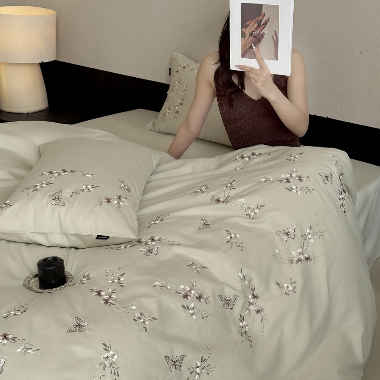 91家纺网 家纺一手货源 找家纺 鹿班家居 2025新款秋冬款100S全棉磨毛精密刺绣系列四件套-南花谷（标准会员-20元） 绿色