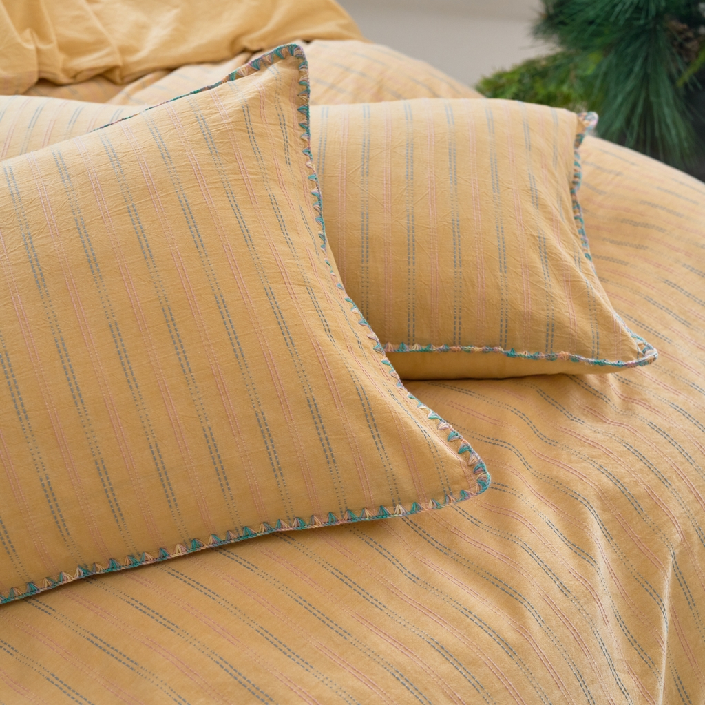 91家纺网 家纺一手货源 找家纺 洋铭区（原狠狠爱） 2025新款慕斯VS早安水洗棉彩边色织提花四件套 慕斯黄