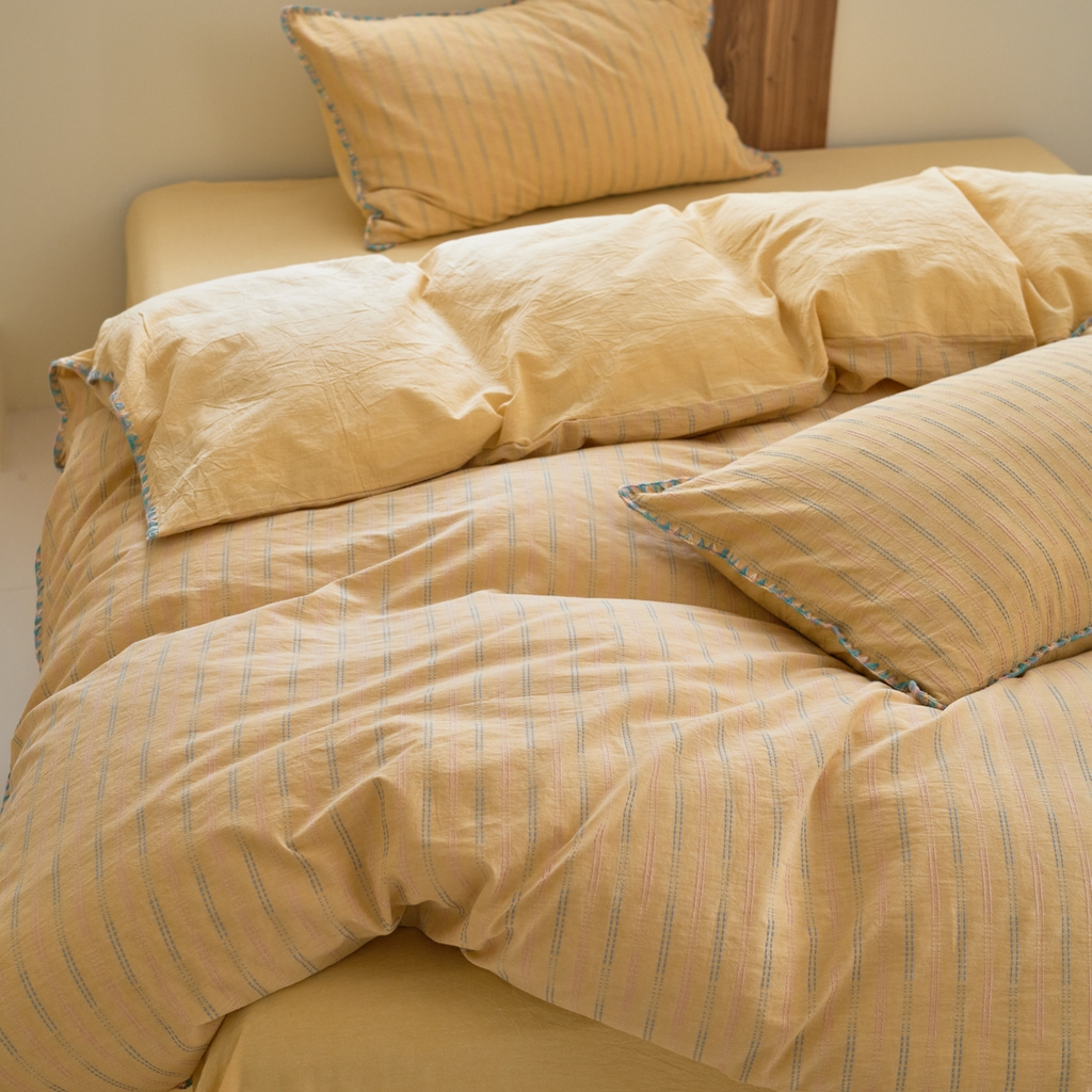 91家纺网 家纺一手货源 找家纺 洋铭区（原狠狠爱） 2025新款慕斯VS早安水洗棉彩边色织提花四件套 慕斯黄