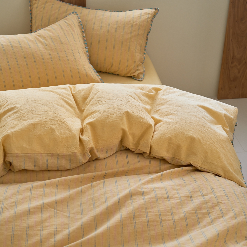 91家纺网 家纺一手货源 找家纺 洋铭区（原狠狠爱） 2025新款慕斯VS早安水洗棉彩边色织提花四件套 慕斯黄