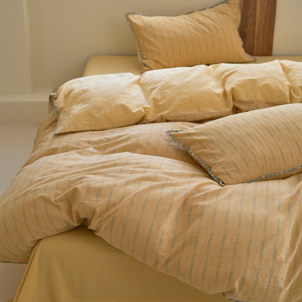 91家纺网 家纺一手货源 找家纺 洋铭区（原狠狠爱） 2025新款慕斯VS早安水洗棉彩边色织提花四件套 慕斯黄