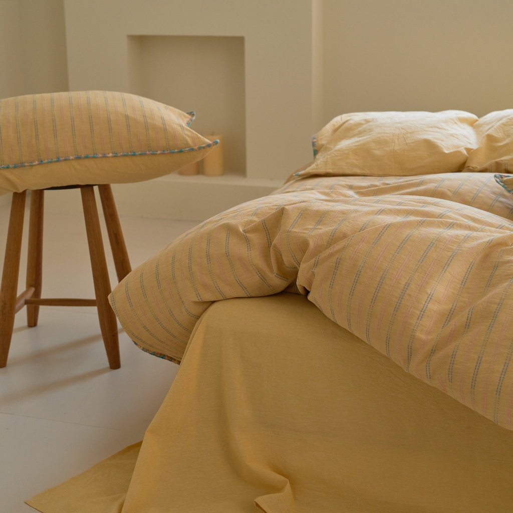 91家纺网 家纺一手货源 找家纺 洋铭区（原狠狠爱） 2025新款慕斯VS早安水洗棉彩边色织提花四件套 慕斯黄