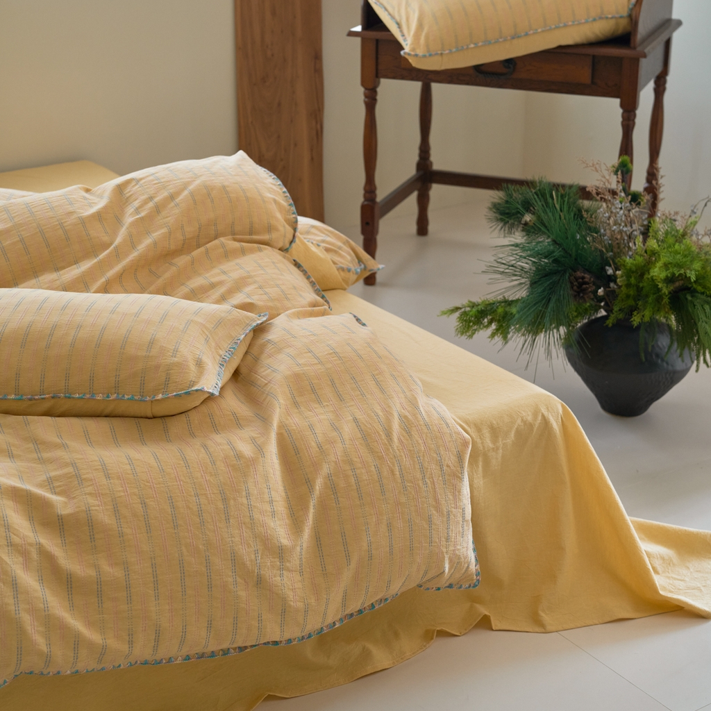 91家纺网 家纺一手货源 找家纺 洋铭区（原狠狠爱） 2025新款慕斯VS早安水洗棉彩边色织提花四件套 慕斯黄