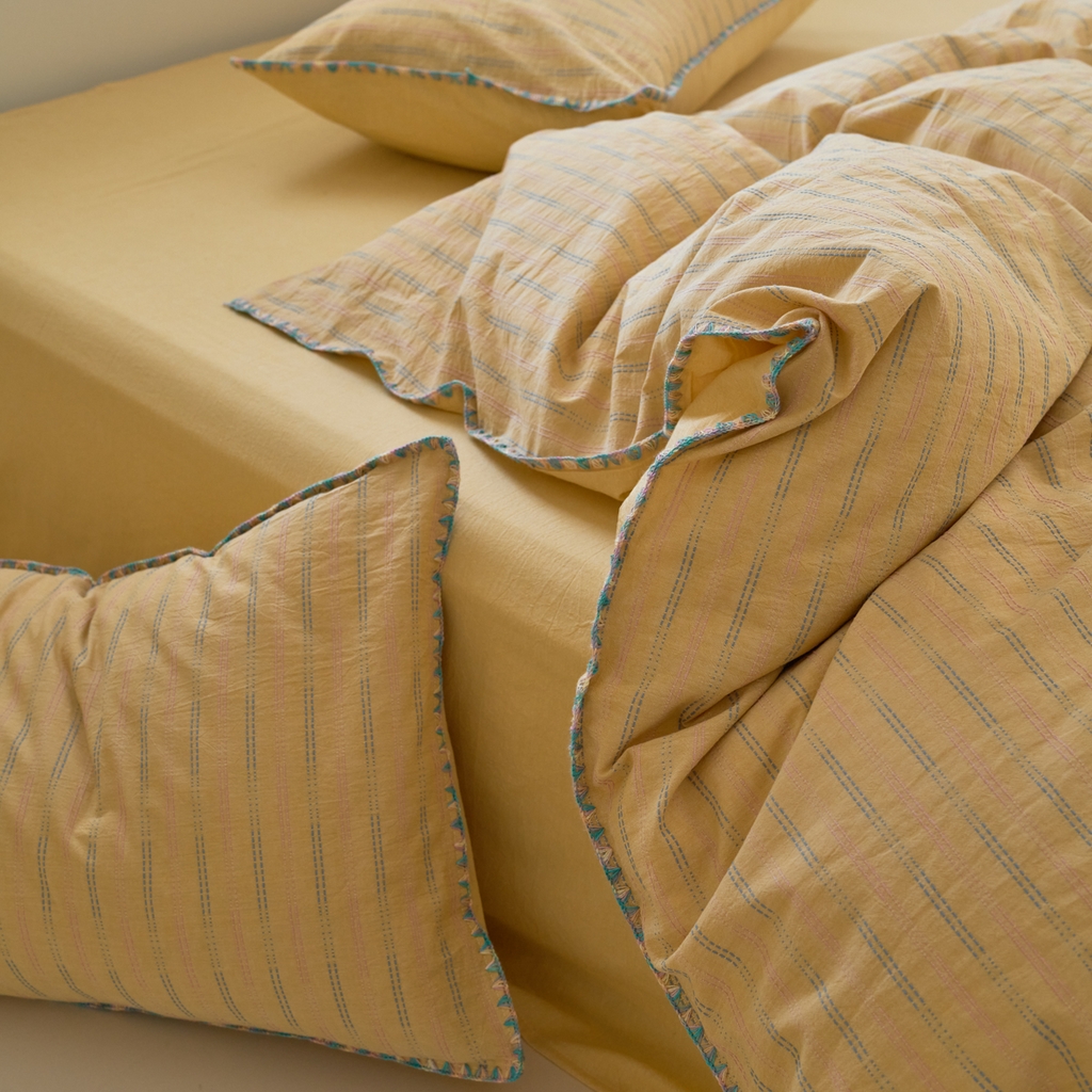 91家纺网 家纺一手货源 找家纺 洋铭区（原狠狠爱） 2025新款慕斯VS早安水洗棉彩边色织提花四件套 慕斯黄