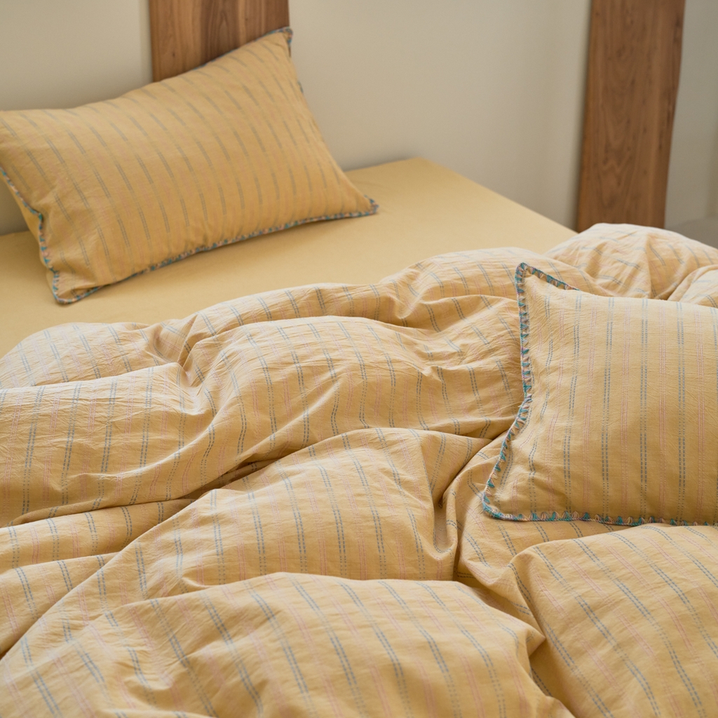 91家纺网 家纺一手货源 找家纺 洋铭区（原狠狠爱） 2025新款慕斯VS早安水洗棉彩边色织提花四件套 慕斯黄