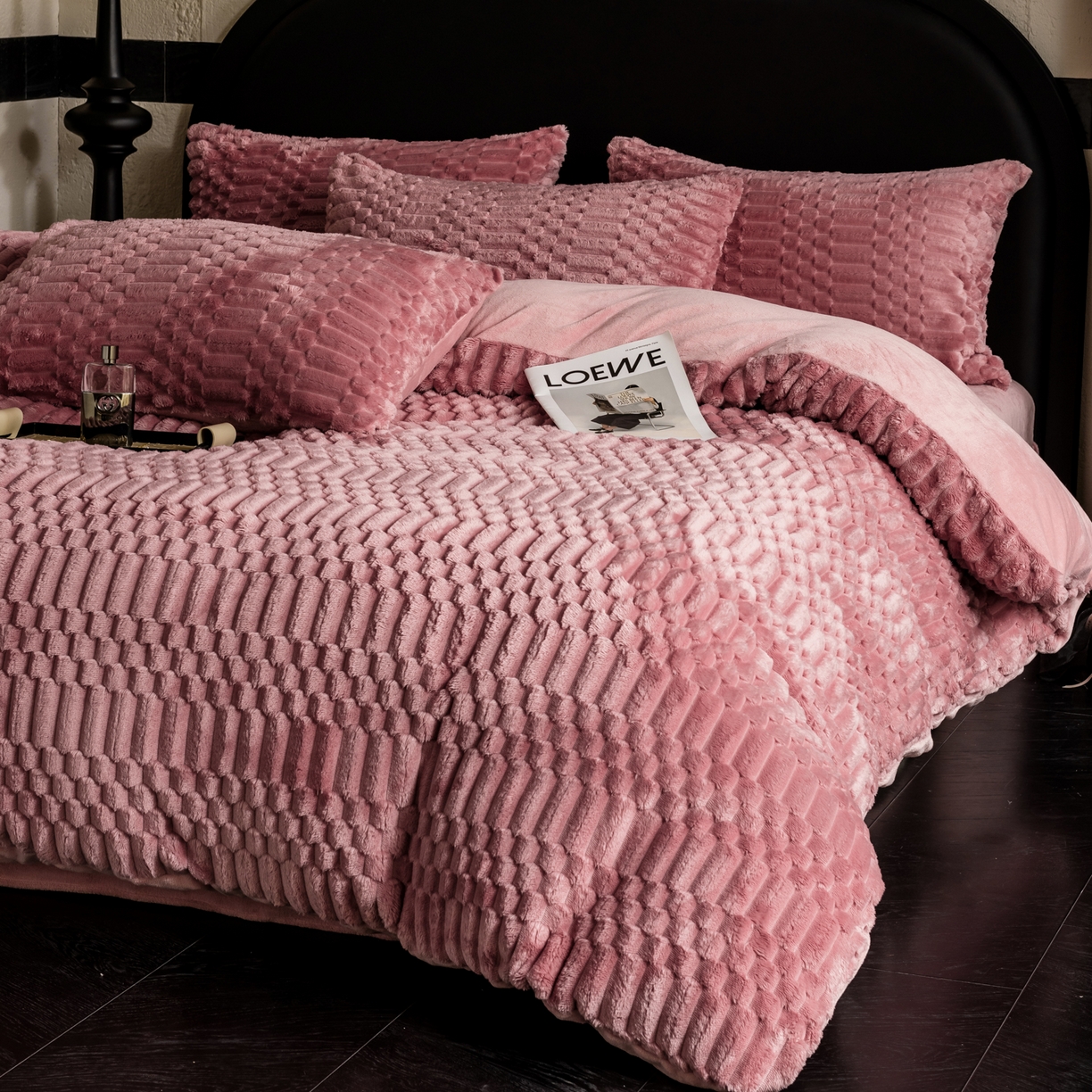 91家纺网 家纺一手货源 找家纺 潮邦创意家居 2025新款冬季提花奶芙绒牛奶绒四件套-暖绒奶芙系列 暖绒奶芙-粉色