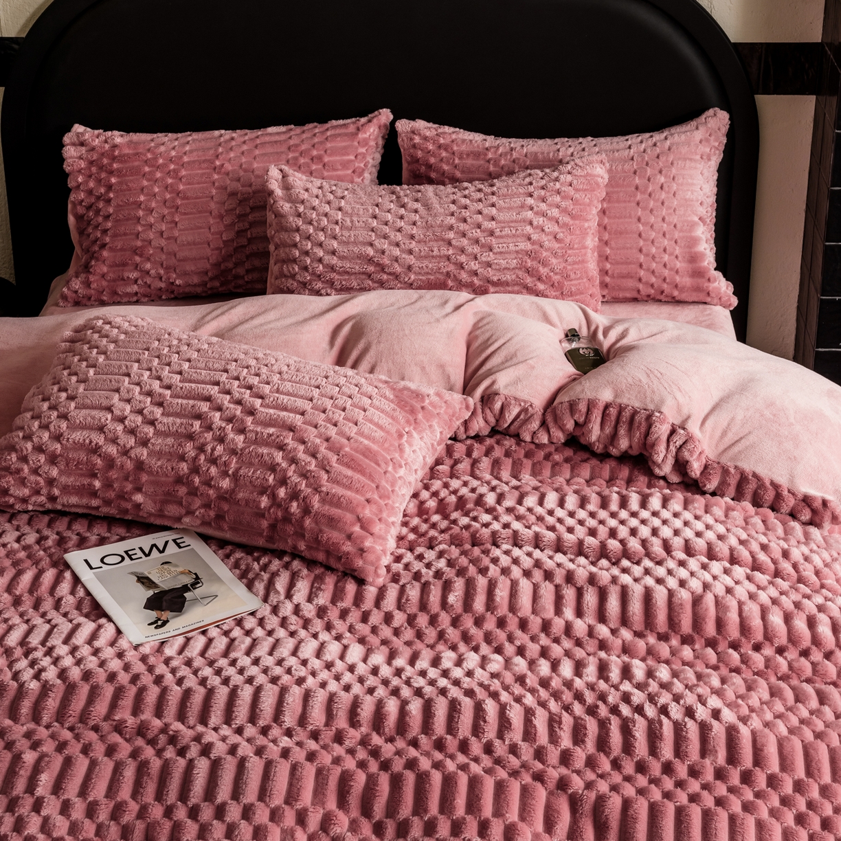 91家纺网 家纺一手货源 找家纺 潮邦创意家居 2025新款冬季提花奶芙绒牛奶绒四件套-暖绒奶芙系列 暖绒奶芙-粉色