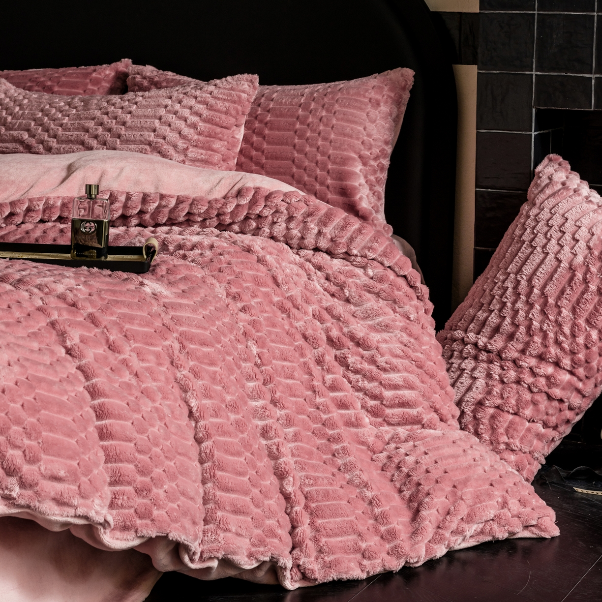 91家纺网 家纺一手货源 找家纺 潮邦创意家居 2025新款冬季提花奶芙绒牛奶绒四件套-暖绒奶芙系列 暖绒奶芙-粉色