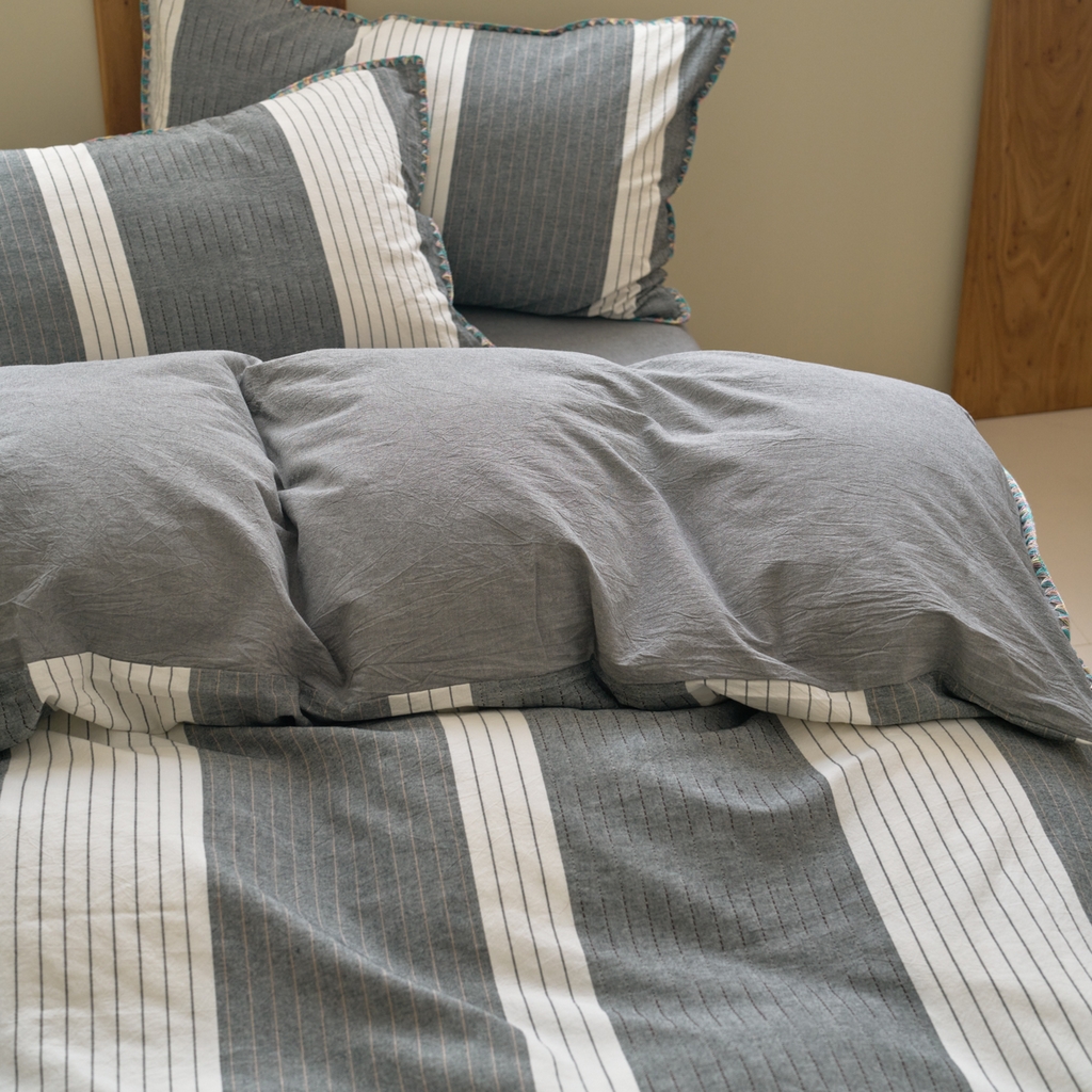 91家纺网 家纺一手货源 找家纺 洋铭区（原狠狠爱） 2025新款慕斯VS早安水洗棉彩边色织提花四件套 慕斯灰