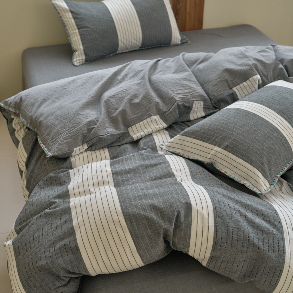 91家纺网 家纺一手货源 找家纺 洋铭区（原狠狠爱） 2025新款慕斯VS早安水洗棉彩边色织提花四件套 慕斯灰