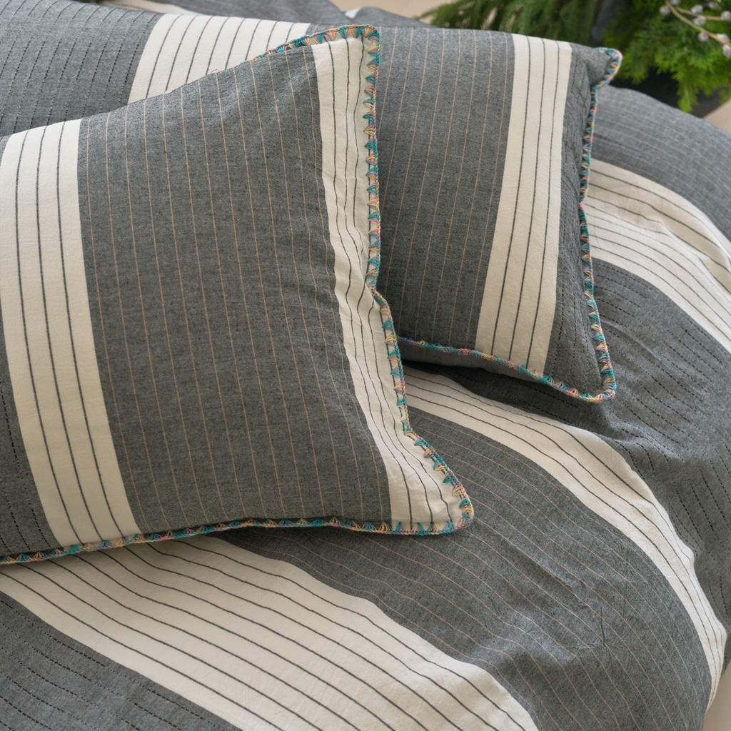 91家纺网 家纺一手货源 找家纺 洋铭区（原狠狠爱） 2025新款慕斯VS早安水洗棉彩边色织提花四件套 慕斯灰