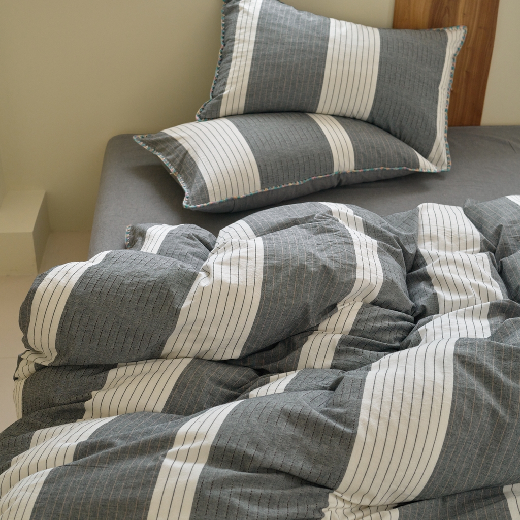 91家纺网 家纺一手货源 找家纺 洋铭区（原狠狠爱） 2025新款慕斯VS早安水洗棉彩边色织提花四件套 慕斯灰