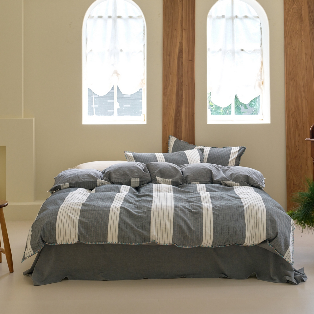 91家纺网 家纺一手货源 找家纺 洋铭区（原狠狠爱） 2025新款慕斯VS早安水洗棉彩边色织提花四件套 慕斯灰