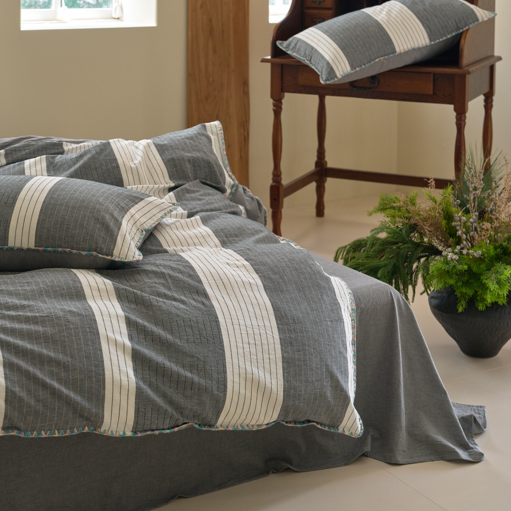 91家纺网 家纺一手货源 找家纺 洋铭区（原狠狠爱） 2025新款慕斯VS早安水洗棉彩边色织提花四件套 慕斯灰