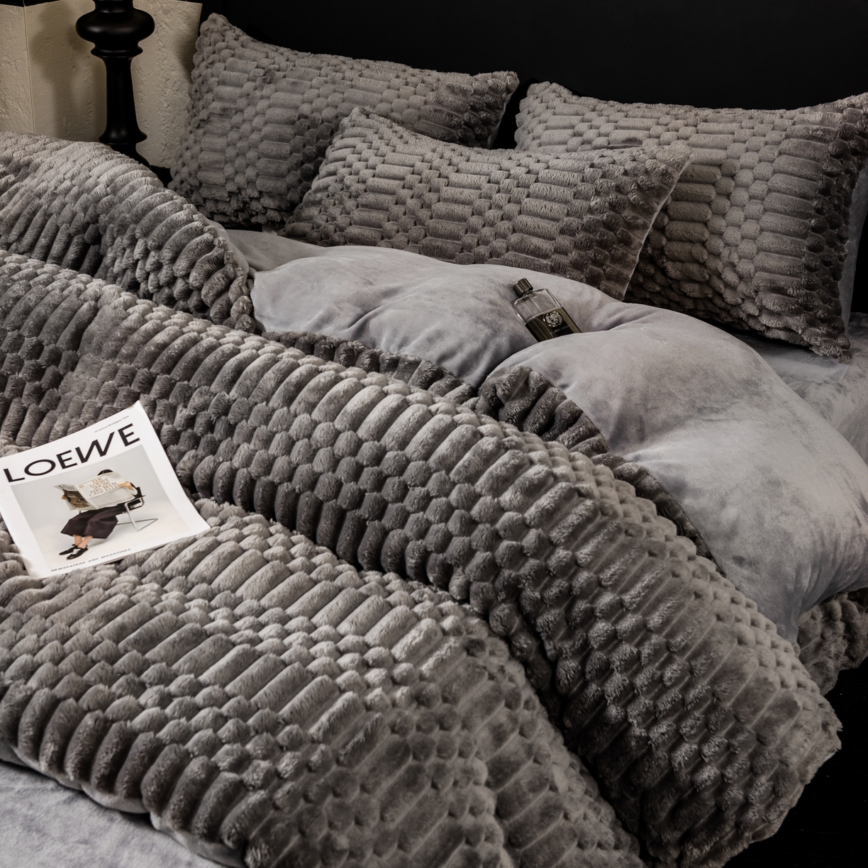 91家纺网 家纺一手货源 找家纺 潮邦创意家居 2025新款冬季提花奶芙绒牛奶绒四件套-暖绒奶芙系列 暖绒奶芙-绅灰