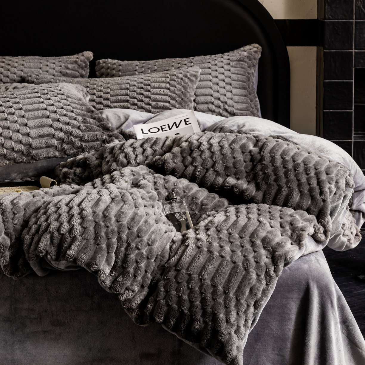 91家纺网 家纺一手货源 找家纺 潮邦创意家居 2025新款冬季提花奶芙绒牛奶绒四件套-暖绒奶芙系列 暖绒奶芙-绅灰