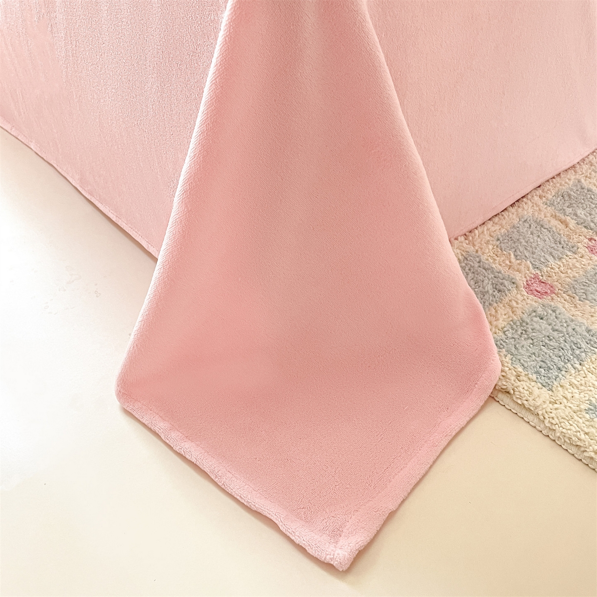 91家纺网 家纺一手货源 找家纺 （总）美澳家纺 2025新款刺绣ins小清新高克重牛奶绒四件套床笠款四件套