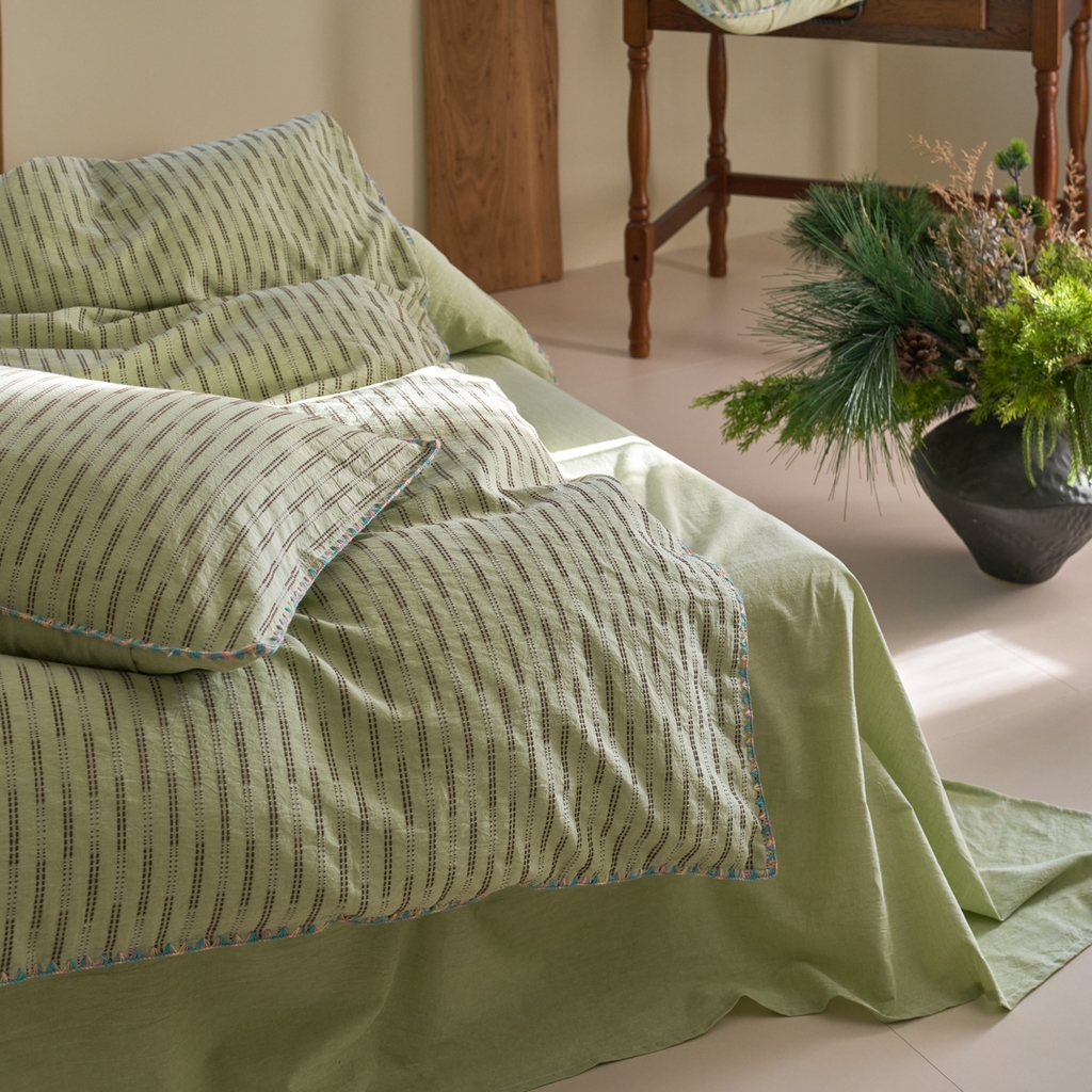 91家纺网 家纺一手货源 找家纺 洋铭区（原狠狠爱） 2025新款慕斯VS早安水洗棉彩边色织提花四件套 慕斯绿