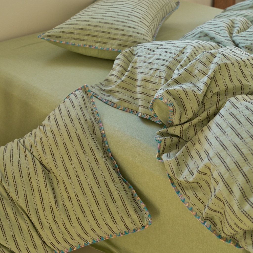 91家纺网 家纺一手货源 找家纺 洋铭区（原狠狠爱） 2025新款慕斯VS早安水洗棉彩边色织提花四件套 慕斯绿