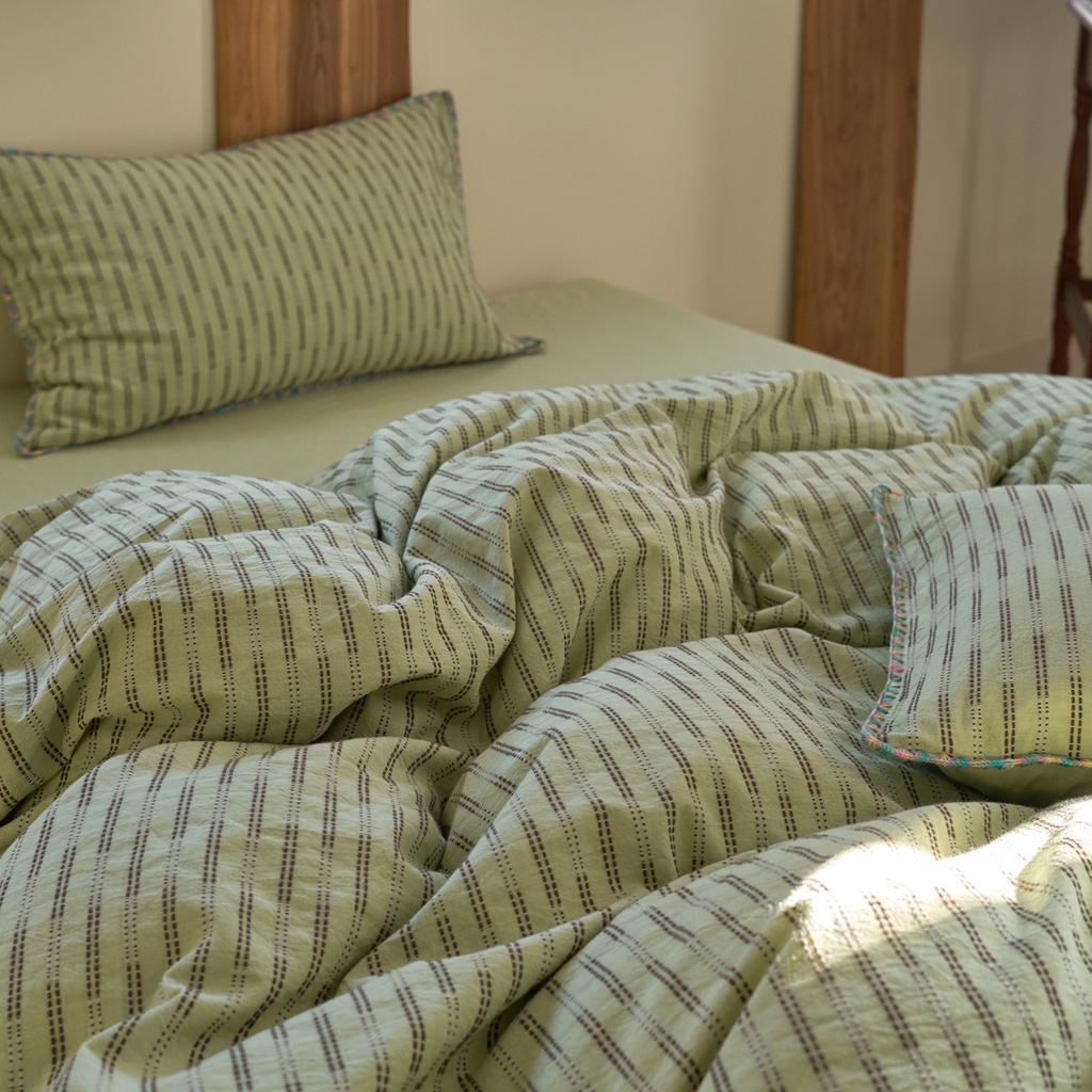 91家纺网 家纺一手货源 找家纺 洋铭区（原狠狠爱） 2025新款慕斯VS早安水洗棉彩边色织提花四件套 慕斯绿