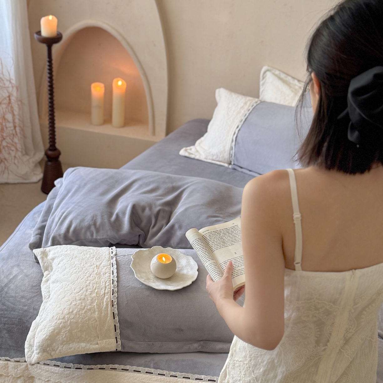 91家纺网 家纺一手货源 找家纺 优悦生活馆 2025新款牛奶绒纯色双拼四件套-瑞丽 瑞丽-白