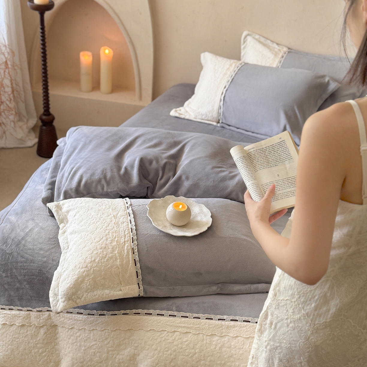 91家纺网 家纺一手货源 找家纺 优悦生活馆 2025新款牛奶绒纯色双拼四件套-瑞丽 瑞丽-白