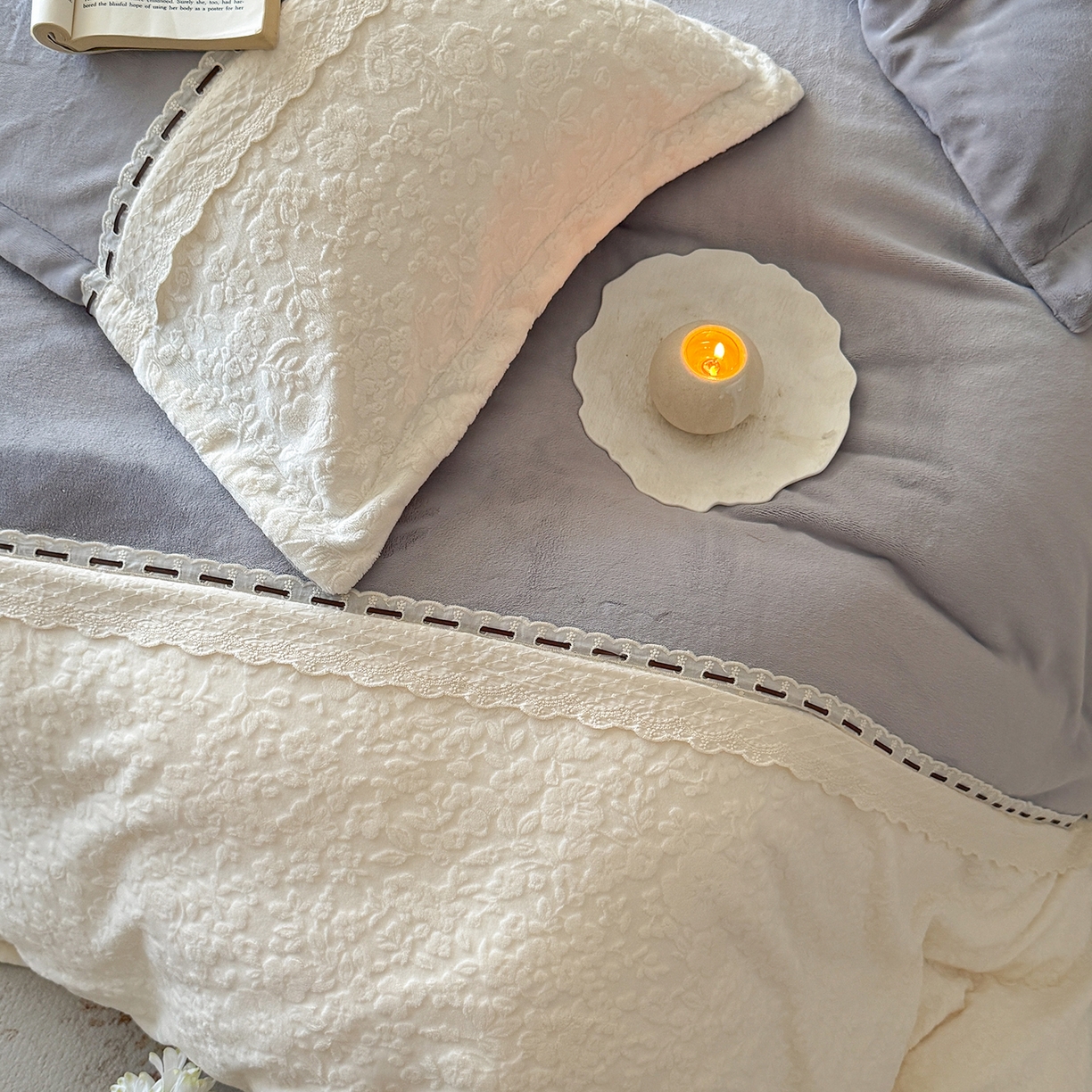 91家纺网 家纺一手货源 找家纺 优悦生活馆 2025新款牛奶绒纯色双拼四件套-瑞丽 瑞丽-白