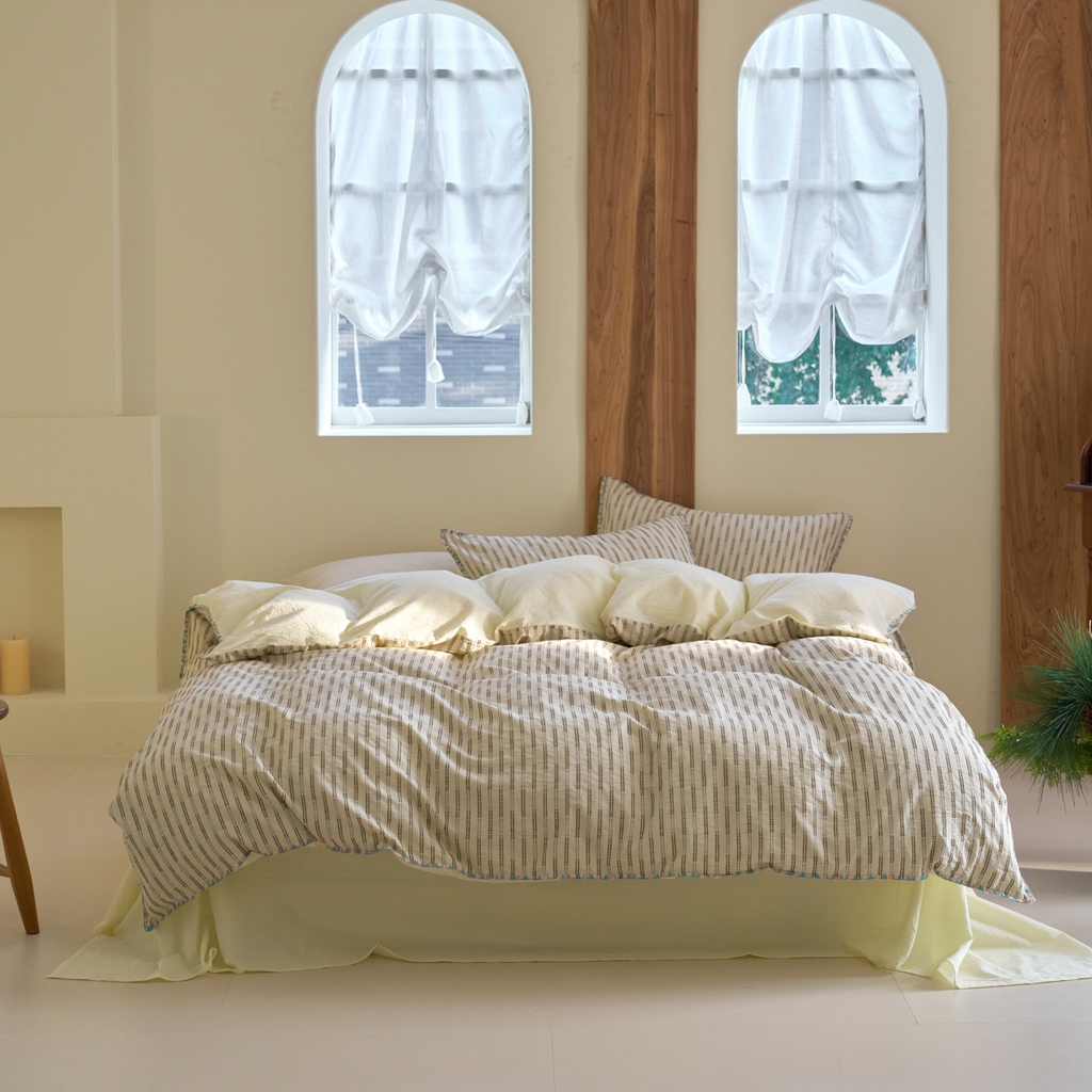 91家纺网 家纺一手货源 找家纺 洋铭区（原狠狠爱） 2025新款慕斯VS早安水洗棉彩边色织提花四件套 慕斯浅奶黄