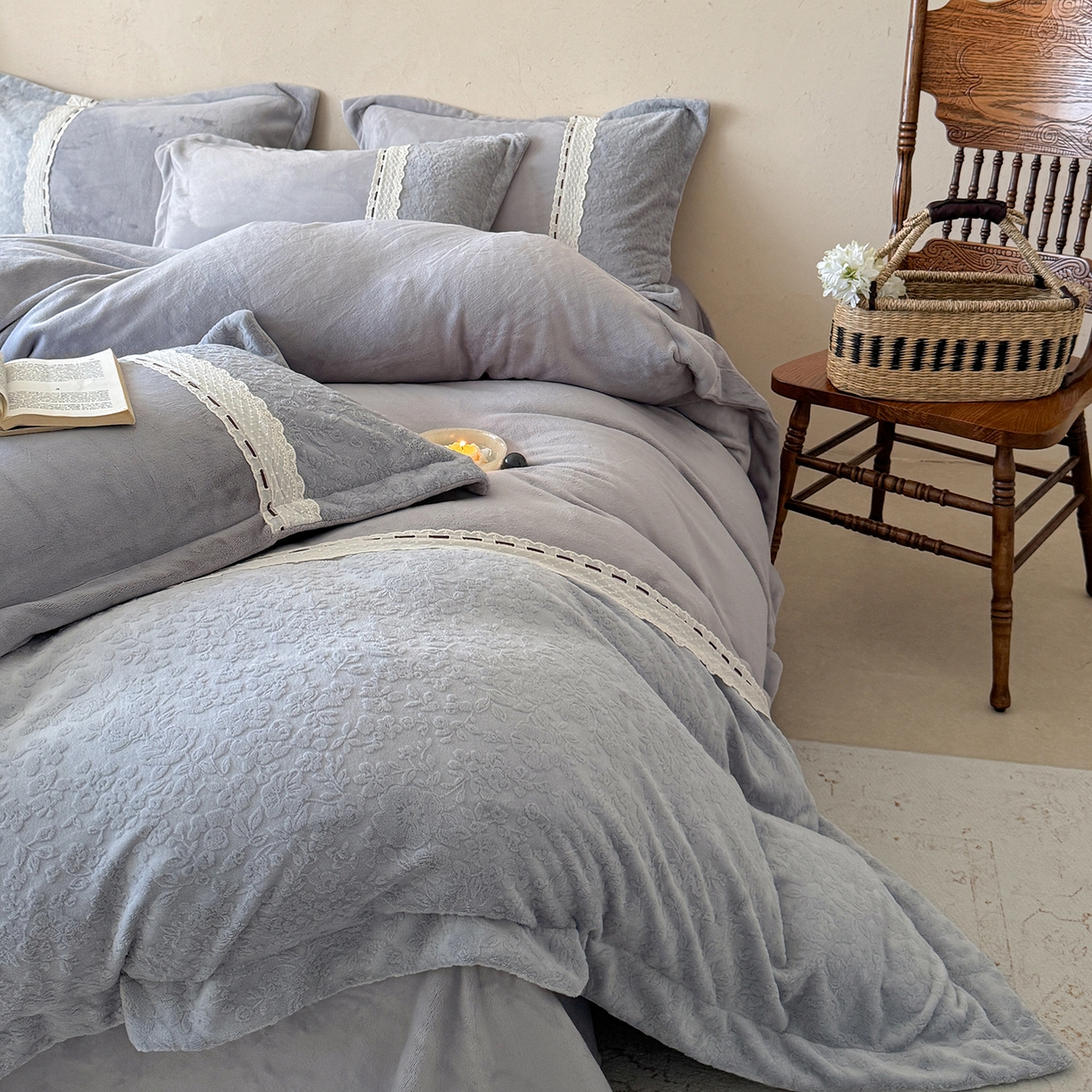 91家纺网 家纺一手货源 找家纺 优悦生活馆 2025新款牛奶绒纯色双拼四件套-瑞丽 瑞丽-灰