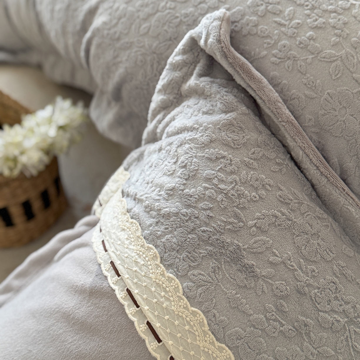 91家纺网 家纺一手货源 找家纺 优悦生活馆 2025新款牛奶绒纯色双拼四件套-瑞丽 瑞丽-灰