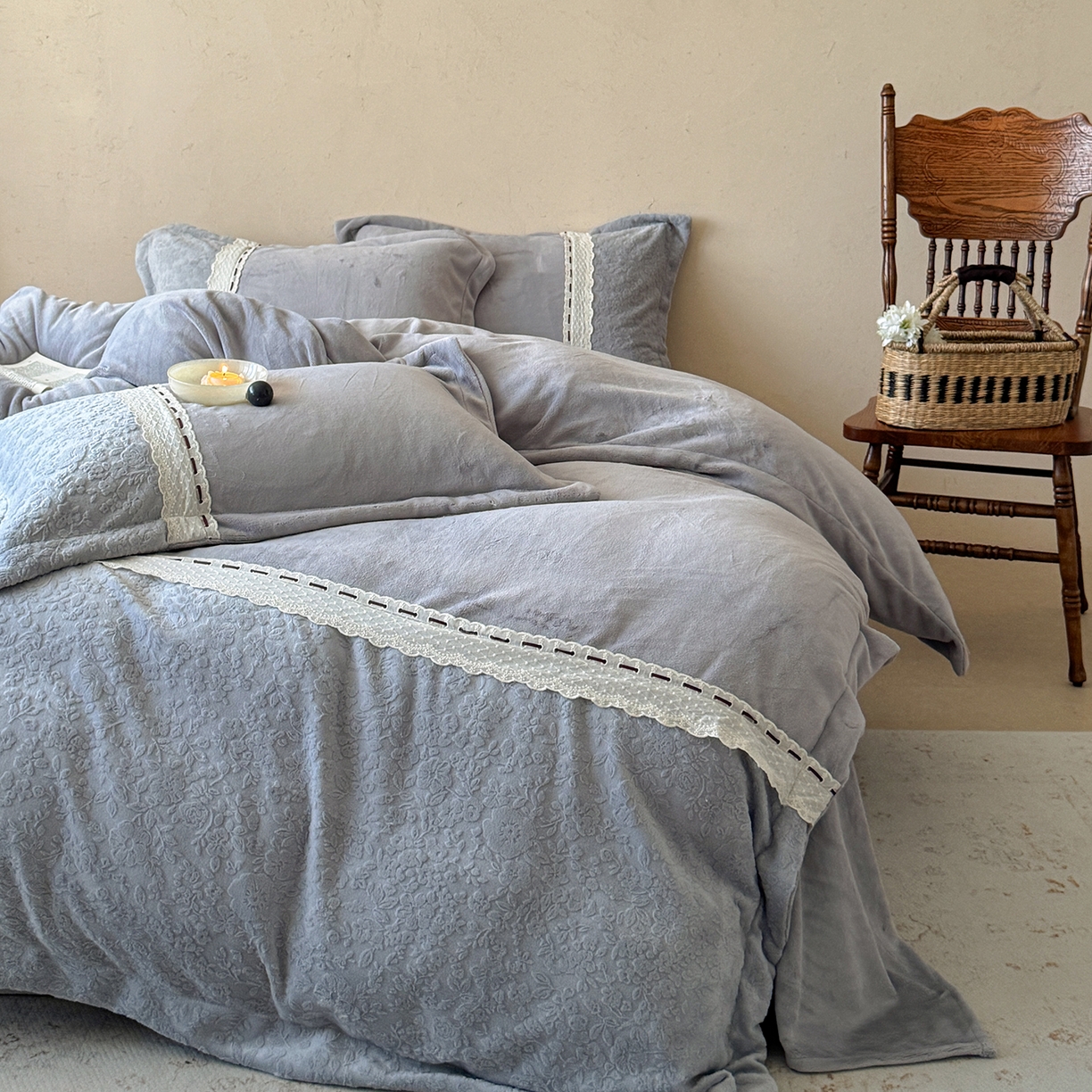 91家纺网 家纺一手货源 找家纺 优悦生活馆 2025新款牛奶绒纯色双拼四件套-瑞丽 瑞丽-灰