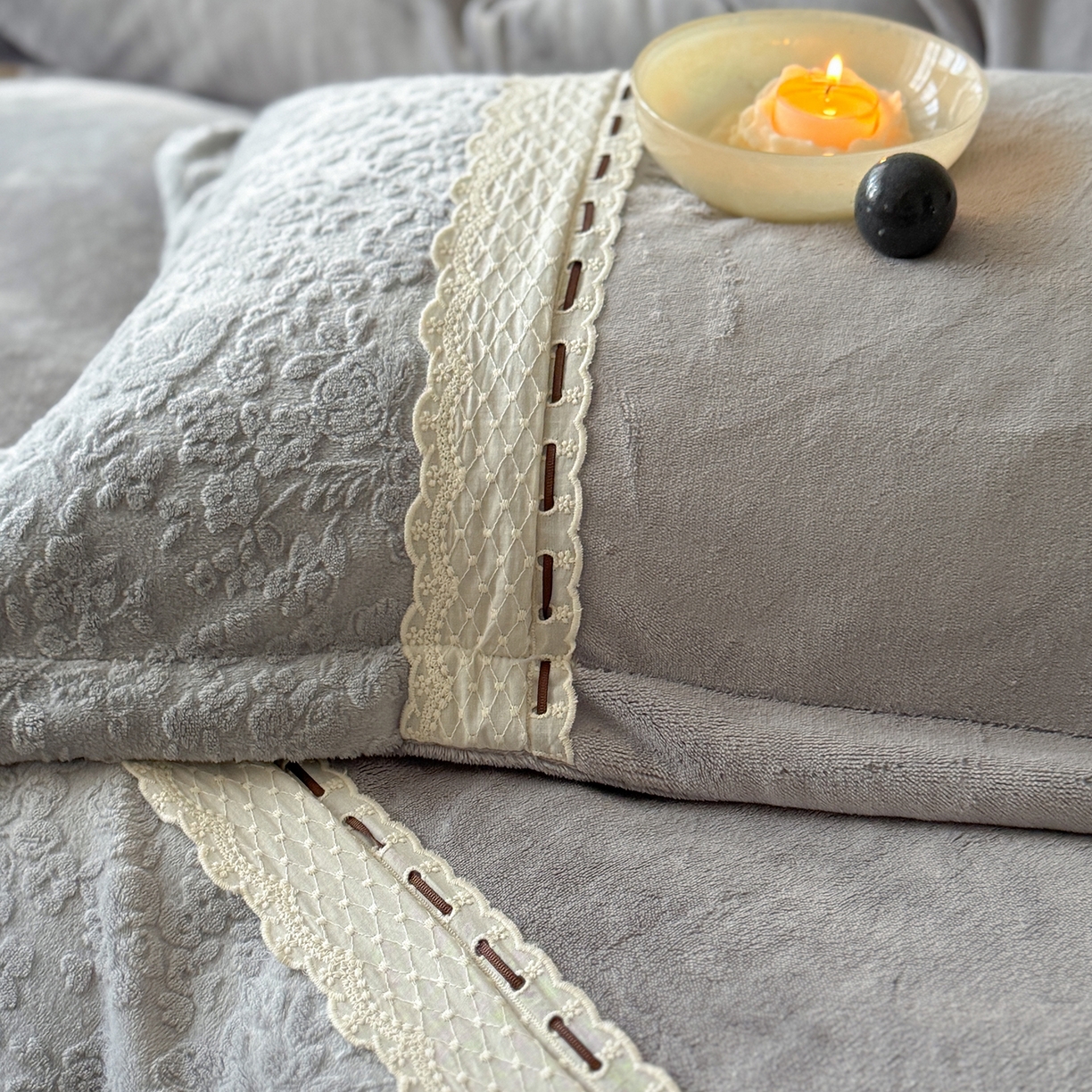 91家纺网 家纺一手货源 找家纺 优悦生活馆 2025新款牛奶绒纯色双拼四件套-瑞丽 瑞丽-灰