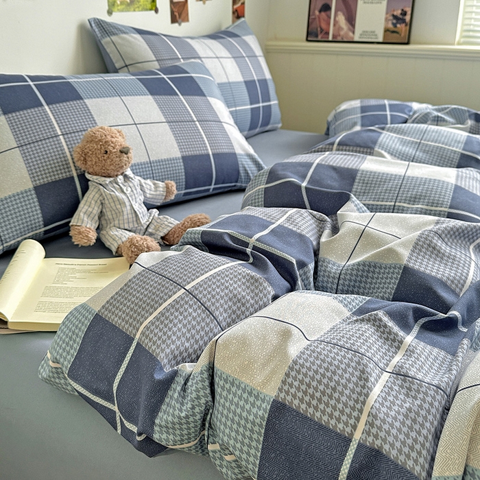 91家纺网 家纺一手货源 找家纺 南通菲度家纺 2025新款ins博主风软糯糯亲肤印花热款纯色格子无印风水洗棉时尚四件套 柏林