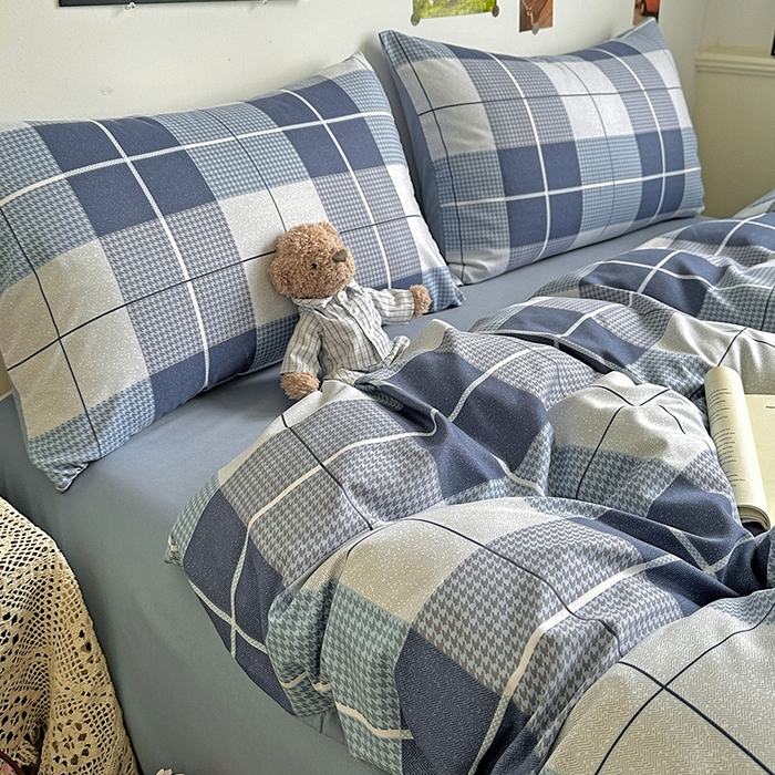 91家纺网 家纺一手货源 找家纺 南通菲度家纺 2025新款ins博主风软糯糯亲肤印花热款纯色格子无印风水洗棉时尚四件套 柏林