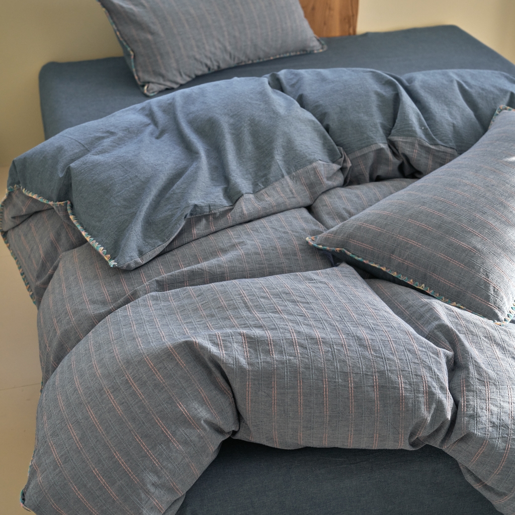 91家纺网 家纺一手货源 找家纺 洋铭区（原狠狠爱） 2025新款慕斯VS早安水洗棉彩边色织提花四件套 慕斯深蓝