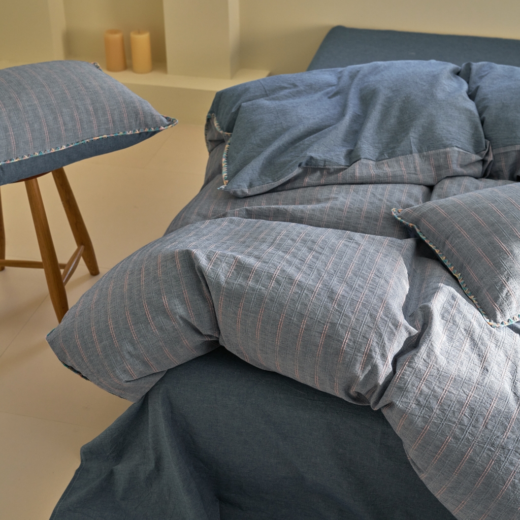 91家纺网 家纺一手货源 找家纺 洋铭区（原狠狠爱） 2025新款慕斯VS早安水洗棉彩边色织提花四件套 慕斯深蓝