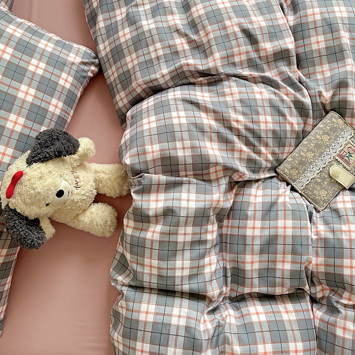 91家纺网 家纺一手货源 找家纺 南通菲度家纺 2025新款ins博主风软糯糯亲肤印花热款纯色格子无印风水洗棉时尚四件套 开罗