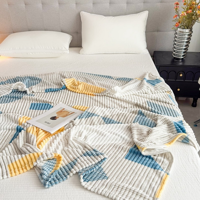 91家纺网 家纺一手货源 找家纺 璐维斯 2025新款菱形格抽条印花毛毯跨境外贸专供 菱形白蓝格