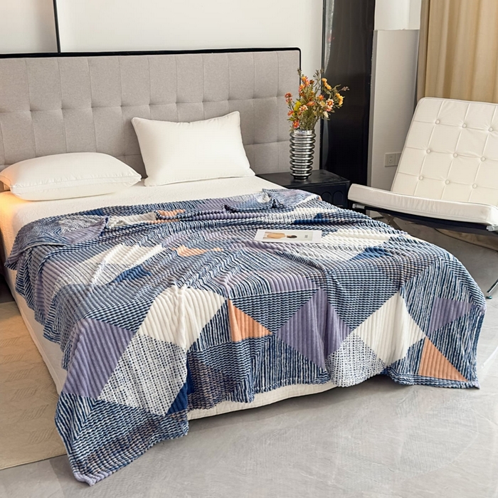 91家纺网 家纺一手货源 找家纺 璐维斯 2025新款菱形格抽条印花毛毯跨境外贸专供 菱形蓝白格