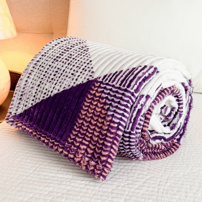 91家纺网 家纺一手货源 找家纺 璐维斯 2025新款菱形格抽条印花毛毯跨境外贸专供 菱形紫格