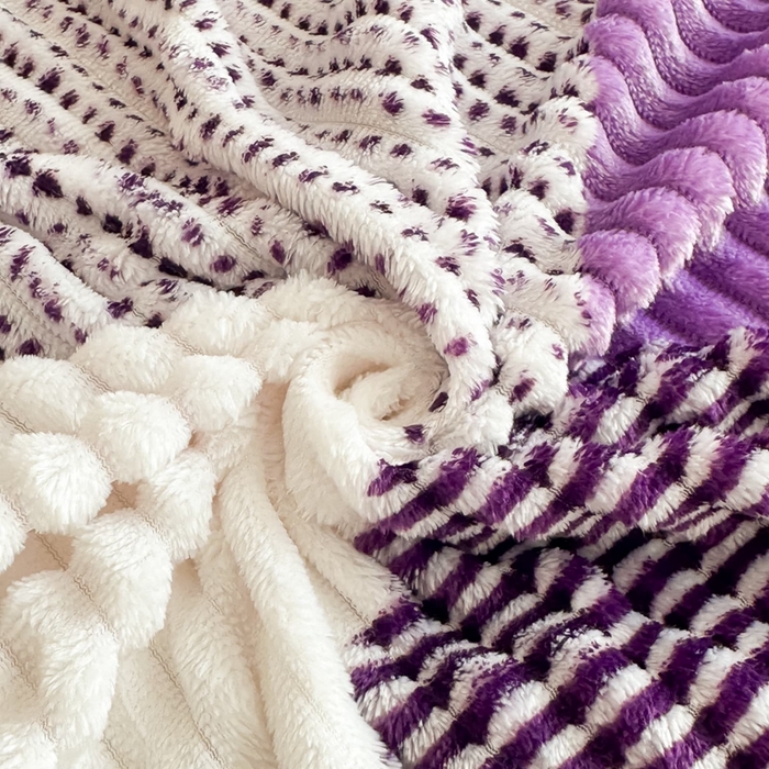 91家纺网 家纺一手货源 找家纺 璐维斯 2025新款菱形格抽条印花毛毯跨境外贸专供 菱形紫格