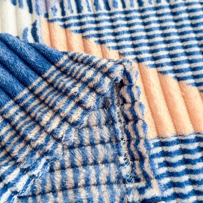 91家纺网 家纺一手货源 找家纺 璐维斯 2025新款菱形格抽条印花毛毯跨境外贸专供 菱形蓝白格