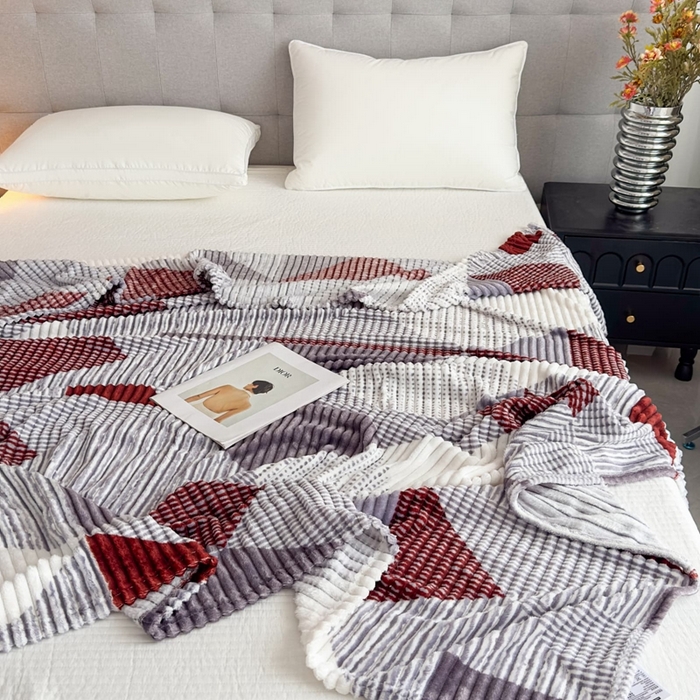 91家纺网 家纺一手货源 找家纺 璐维斯 2025新款菱形格抽条印花毛毯跨境外贸专供 菱形白灰格