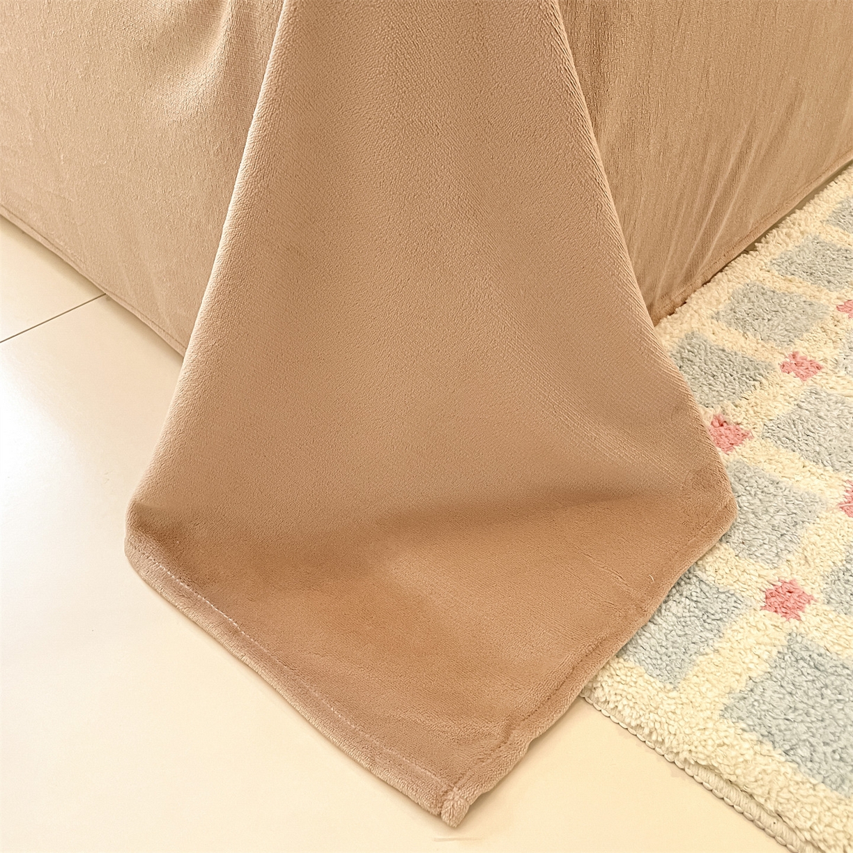 91家纺网 家纺一手货源 找家纺 美澳家纺 2025新款刺绣ins小清新高克重牛奶绒四件套床笠款四件套 小熊-奶白