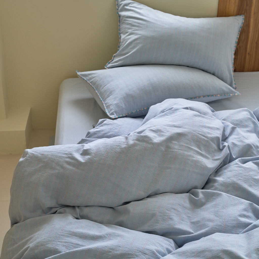 91家纺网 家纺一手货源 找家纺 洋铭区（原狠狠爱） 2025新款慕斯VS早安水洗棉彩边色织提花四件套 慕斯天空蓝