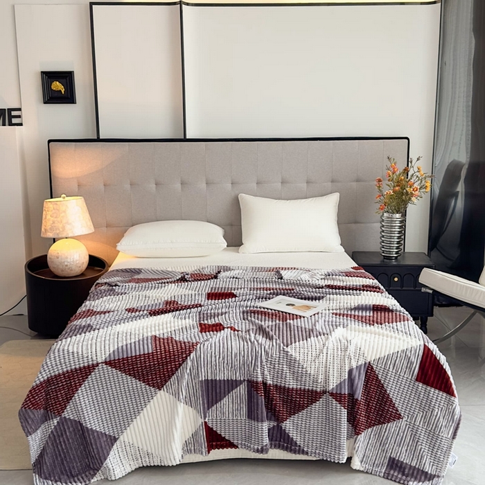 91家纺网 家纺一手货源 找家纺 璐维斯 2025新款菱形格抽条印花毛毯跨境外贸专供 菱形白灰格