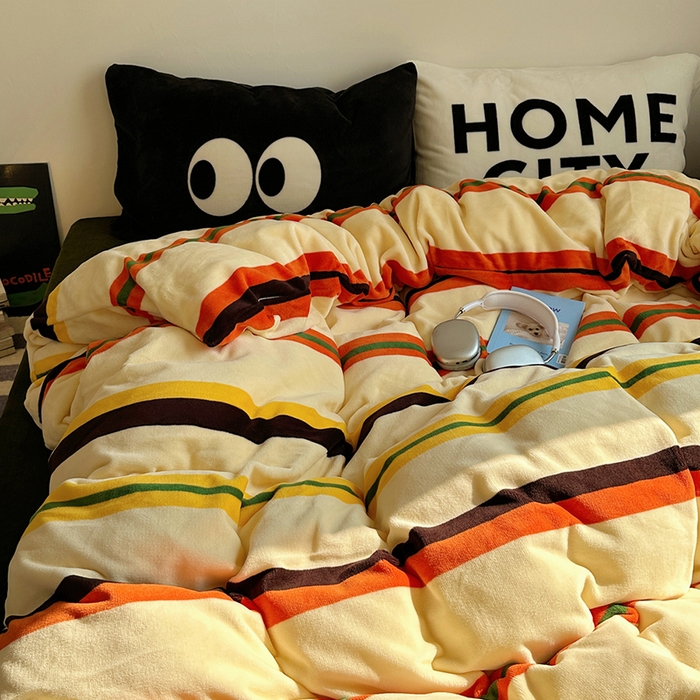 （总）蜜宿 2025新款大眼睛混搭条纹牛奶绒四件套（小号三件套枕套默认发黑色大眼睛款！！也可以调换字母款枕套！！）